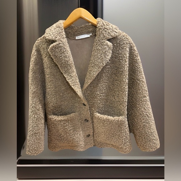 ASTR The Label Teddy Sherpa Jacket Taupe Cozy Button Front Women’s Small - Picture 2 of 4